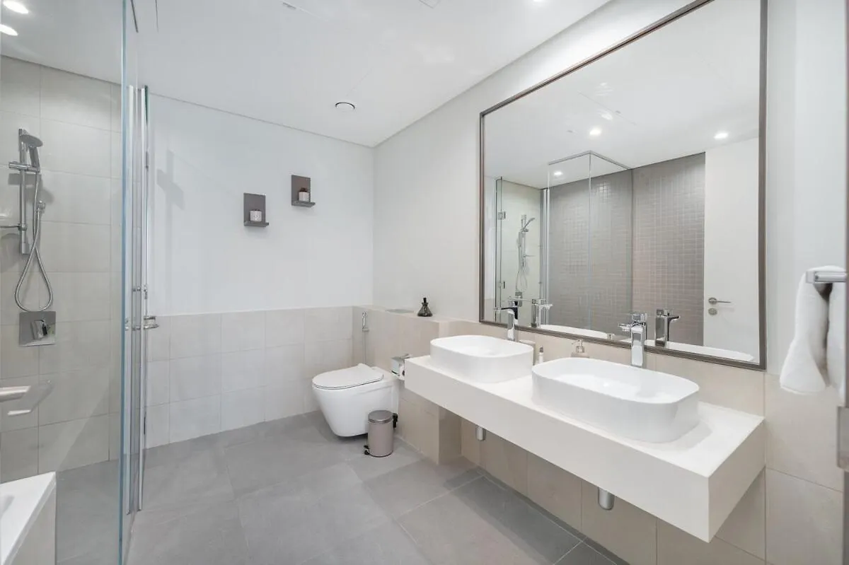 Bright & Spacious 2Br Near Zabeel Park Dubai 0*,  United Arab Emirates
