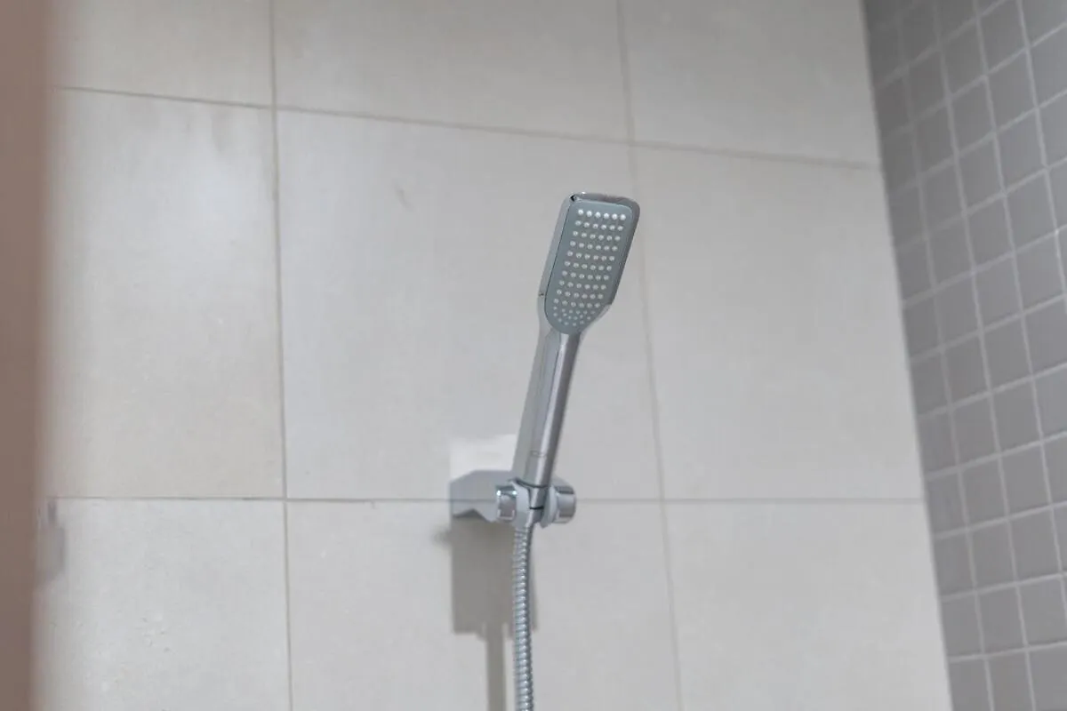 Bright & Spacious 2Br Near Zabeel Park Dubai Apartment