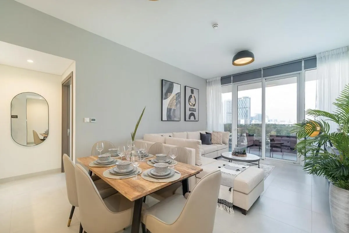 Bright & Spacious 2Br Near Zabeel Park Dubai Apartment