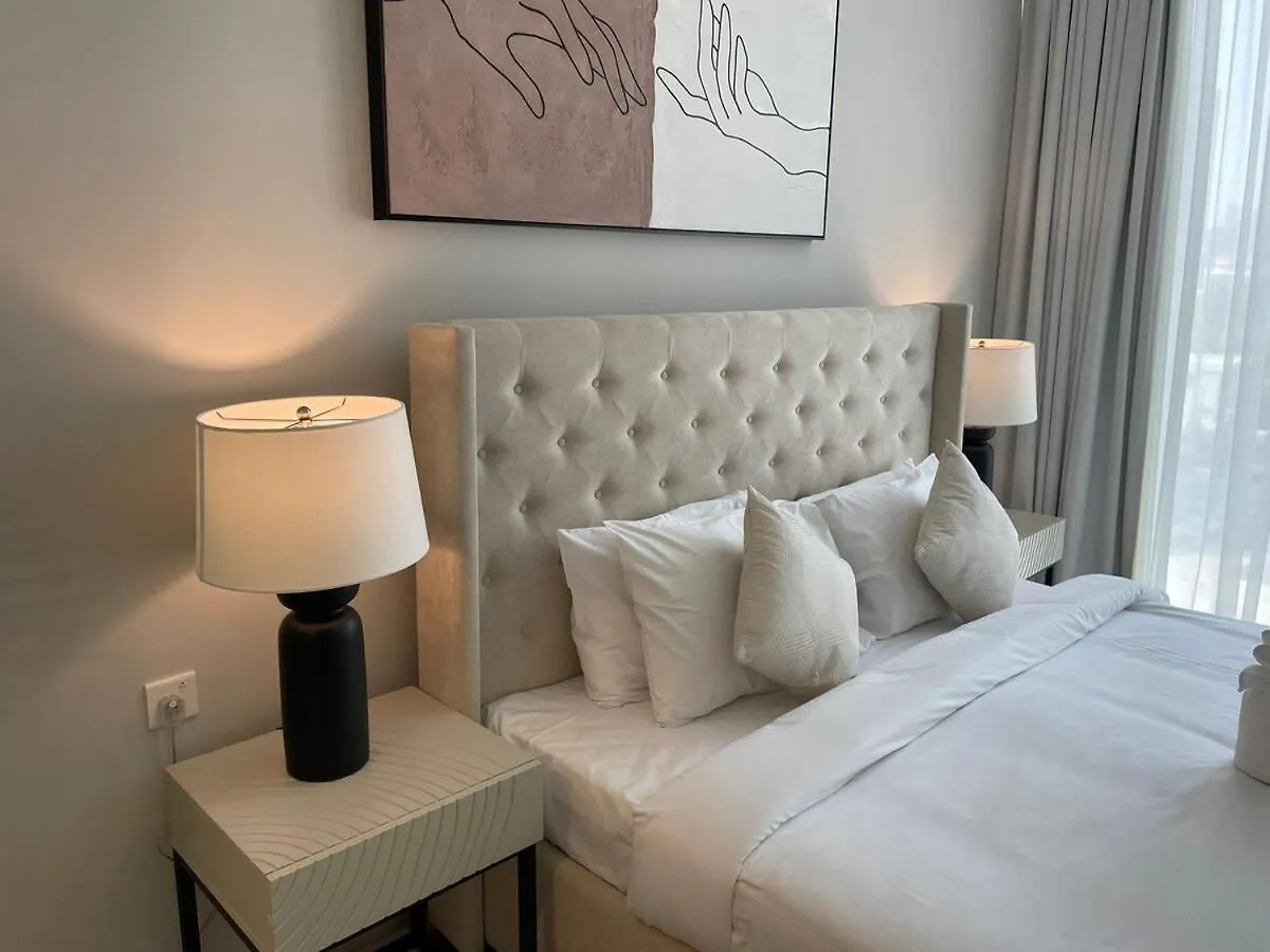 Bright & Spacious 2Br Near Zabeel Park Dubai 0*,