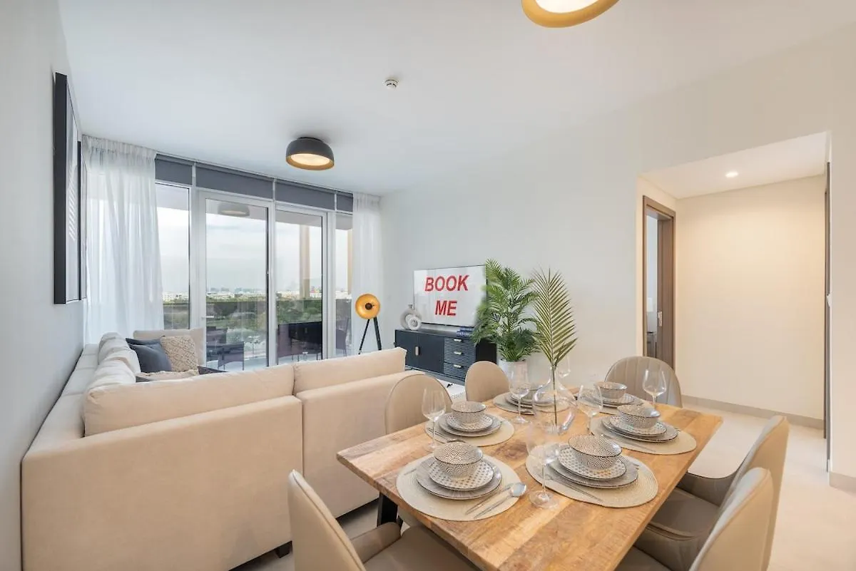 Bright & Spacious 2Br Near Zabeel Park Dubai 0*,  United Arab Emirates