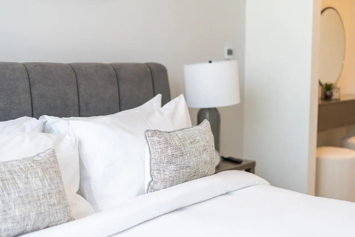 Bright & Spacious 2Br Near Zabeel Park Dubai