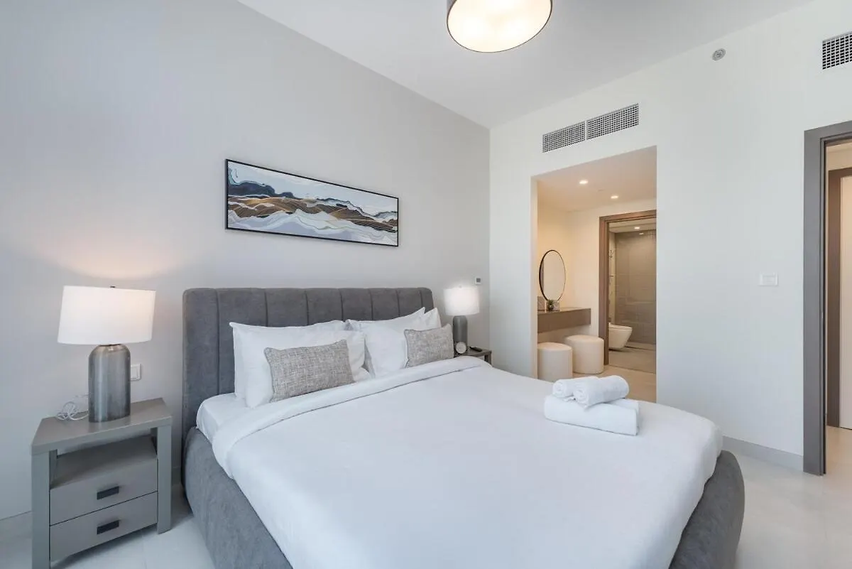 Bright & Spacious 2Br Near Zabeel Park Dubai 0*,  United Arab Emirates